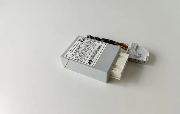 BMW 5 E60 E61 Air suspension control unit module (rear) 6769834 3714676983401 37146769834