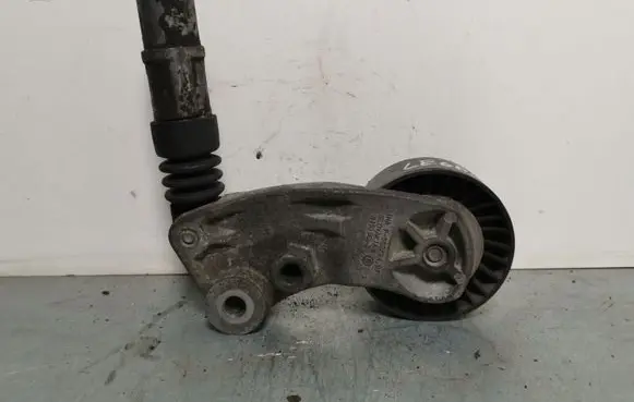 Subaru Legacy Generator/alternator belt tensioner 55272401