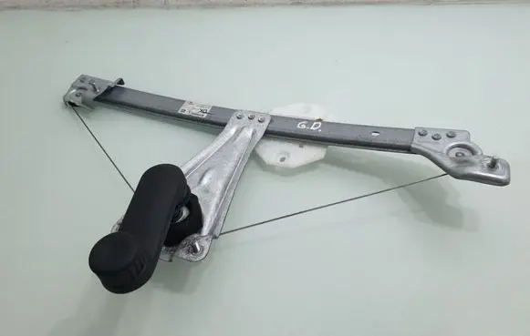 Dacia Sandero II Rear door manual window regulator 827202131R