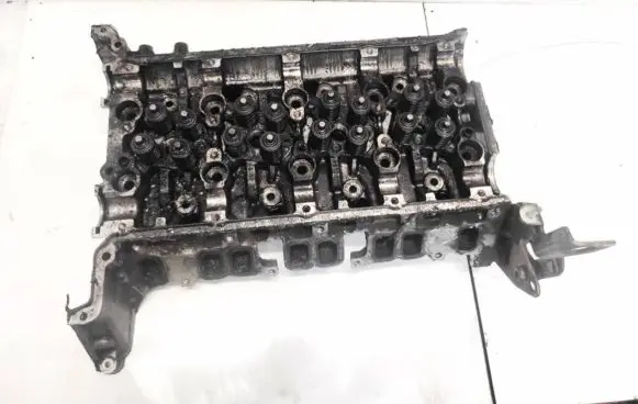 Ford Mondeo Mk III Engine head 20lew