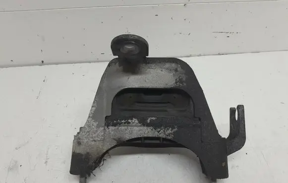 Opel Insignia A Engine mount bracket 13346761