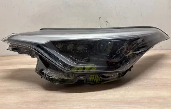 Toyota C-HR I Headlight/headlamp