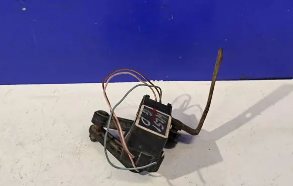 Mercedes-Benz R W251 Air suspension front height level sensor A0105427717