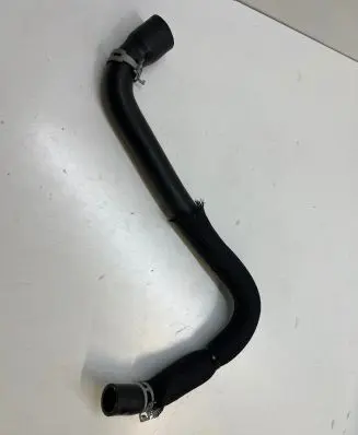 Coolant pipe/hose