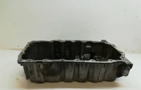 Volkswagen Touran I Oil sump 03G103603