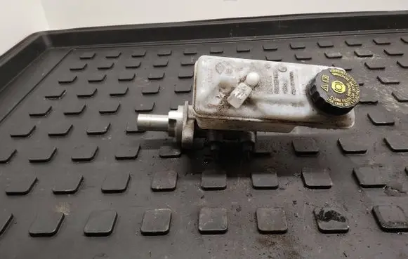 Mercedes-Benz Citan W415 Master brake cylinder 0204051558