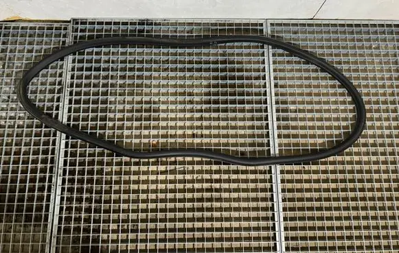 Opel Astra J Rear door rubber seal (on body) 13260049