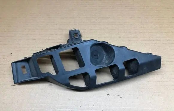 Seat Leon (5F) Rear bumper mounting bracket 5F0807377 M12822