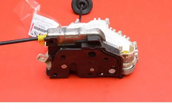 Audi A4 S4 B8 8K Front door lock 8J1837015D