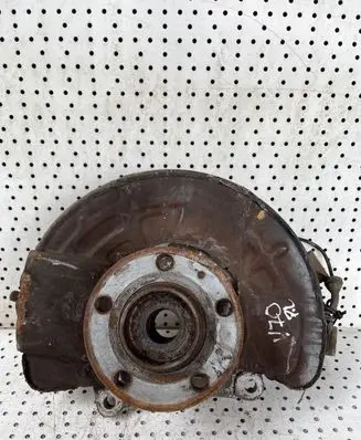 Volvo V70 Front wheel hub spindle knuckle