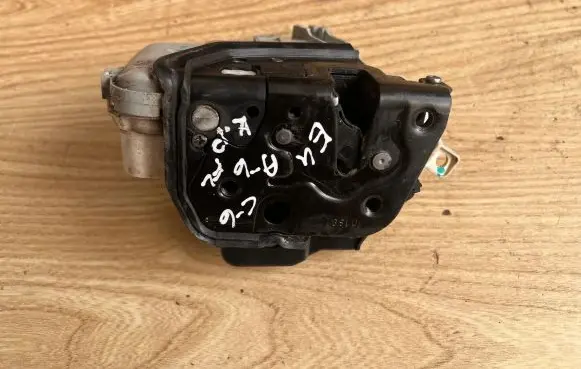 Audi A6 S6 C6 4F Front door lock 4F1837015G