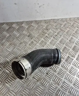 Volvo XC90 Intercooler hose/pipe 31686561