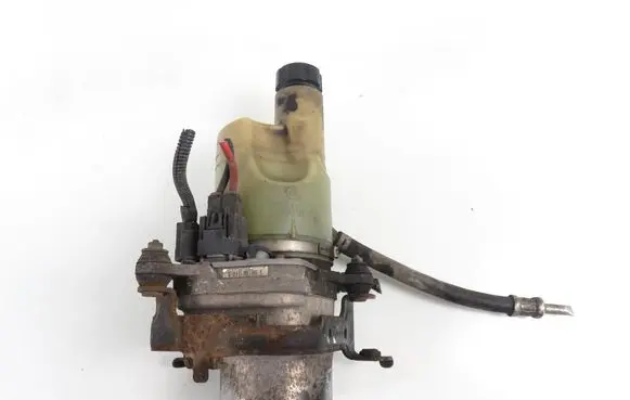 Volvo V50 Power steering pump 5N513K514AD