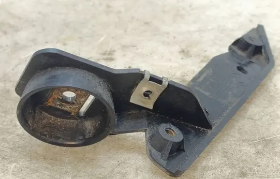 BMW 3 E90 E91 Headlight/headlamp mounting bracket 7058447