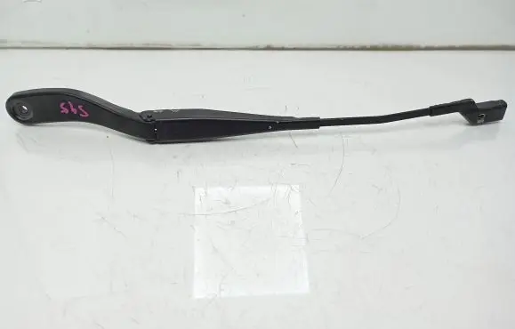 Volvo C30 Front wiper blade arm 8623159