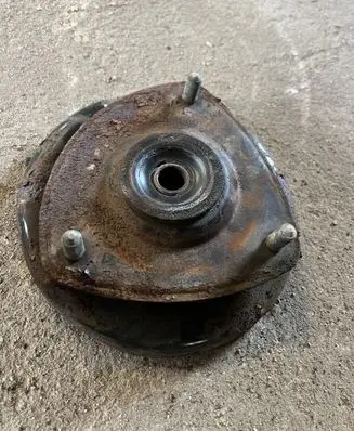 Land Rover Freelander Front upper strut mount 