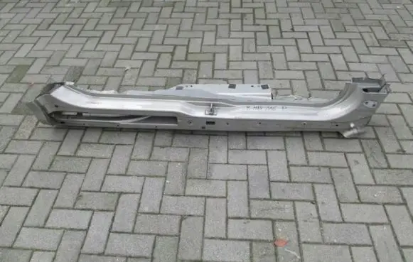 Ford B-MAX Front sill trim cover