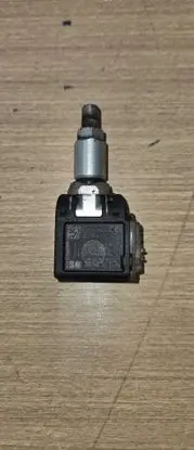 Mercedes-Benz E W213 Tire pressure sensor A0009052102
