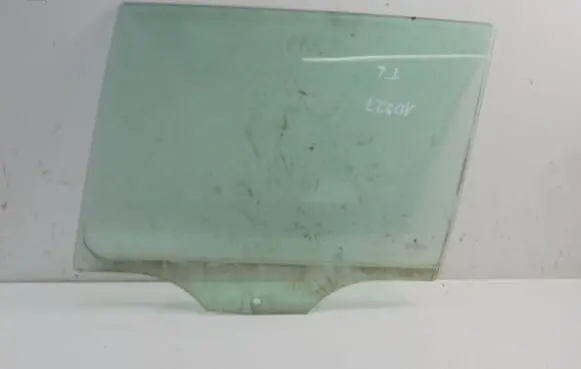 Skoda Octavia Mk2 (1Z) Rear door window glass 