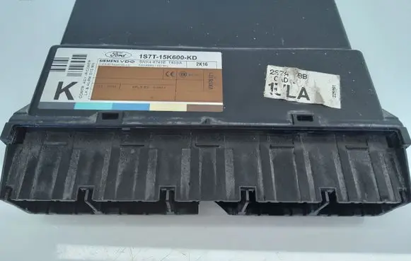 Ford Mondeo Mk III Comfort/convenience module 1S7T15K600