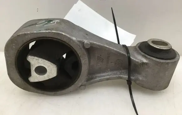 Nissan Juke I F15 Engine mounting bracket 113501KC0A