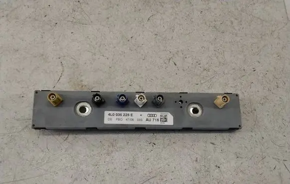Audi Q7 4L Aerial antenna amplifier 4L0035225E