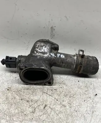 Volkswagen Golf IV Engine coolant pipe/hose 083121133j