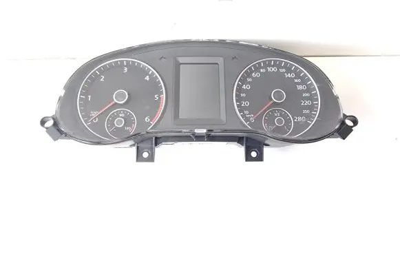 Volkswagen Jetta VI Speedometer (instrument cluster) 5C6920870A