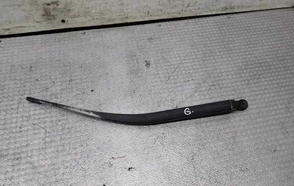 Nissan Primera Rear wiper blade arm