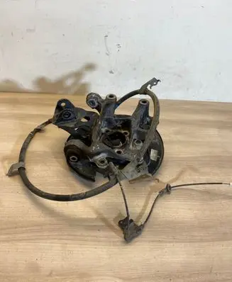 Toyota RAV 4 (XA40) Rear wheel hub