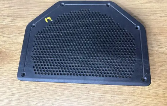 BMW 3 E90 E91 Subwoofer grill/trim 4913631819