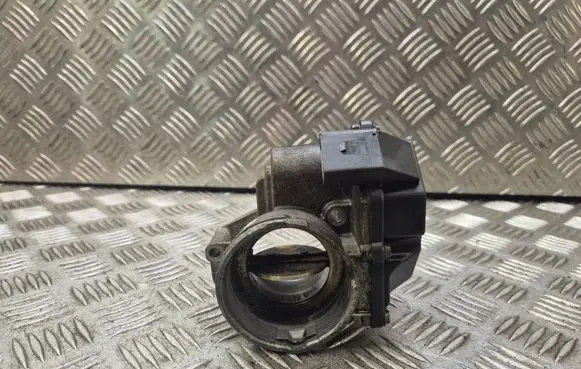 Volkswagen Golf V Throttle valve 03G128063G