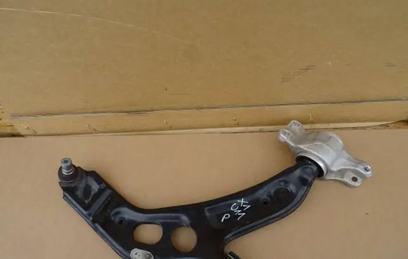 BMW X1 U11 Front lower control arm/wishbone 8846544