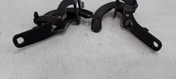 Volvo V70 Tailgate/trunk/boot hinge