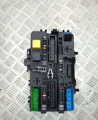 Opel Astra H Fuse box set 13145018