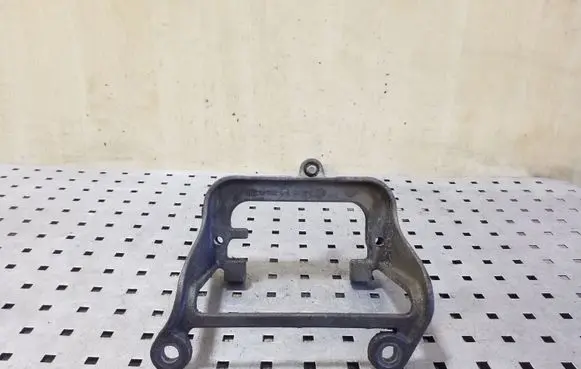 Nissan NV400 Gearbox mounting bracket 112225095R