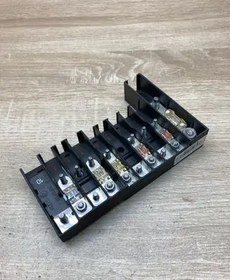 Volkswagen Transporter - Caravelle T5 Fuse module 7H0937550A