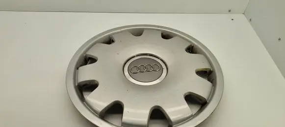 Audi A6 S6 C5 4B R16 wheel hub/cap/trim 4B0601147C
