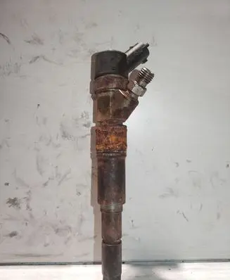 Fuel injector