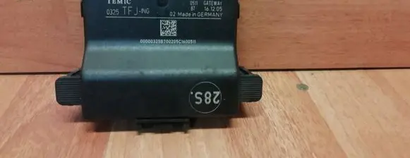 Volkswagen Touran I Gateway control module 1K0907530F 1K0907951