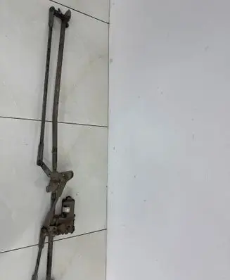 Front wiper linkage and motor