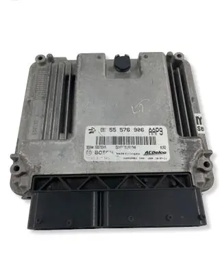 Opel Insignia A Engine control unit/module 55576906 55575349