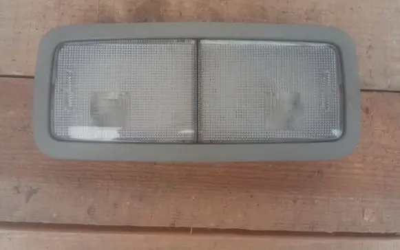 Toyota Auris E180 Rear seat light