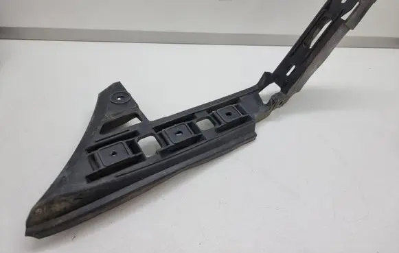Volkswagen Touran I Bumper support mounting bracket corner 1T0807375C