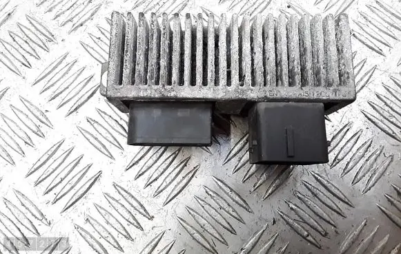Renault Megane II Glow plug pre-heat relay 8200558438a
