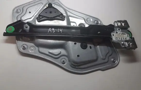 Skoda Yeti (5L) Front door window regulator with motor 5L0837401A A914