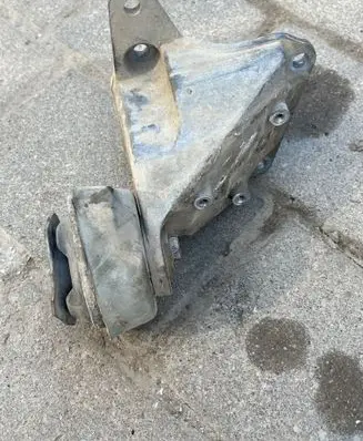 Audi A6 S6 C5 4B Gearbox mounting bracket 8D0399114AH