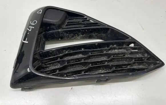 BMW 2 F46 Front fog light trim/grill 8073898