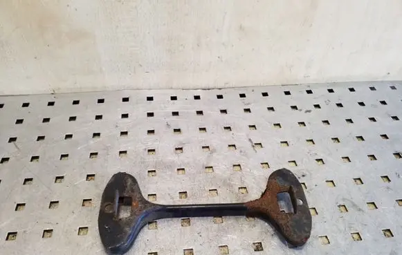 Battery bracket