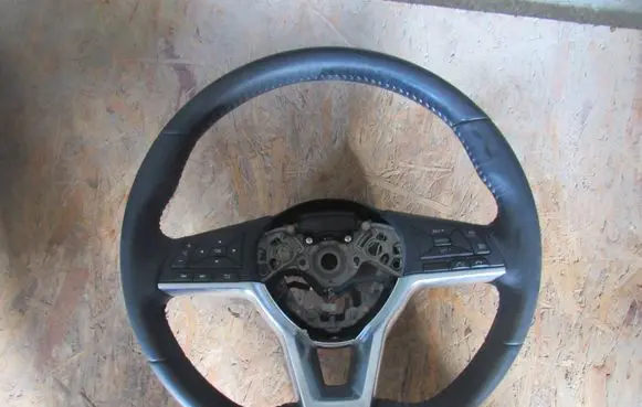 Nissan X-Trail T33 Steering wheel
